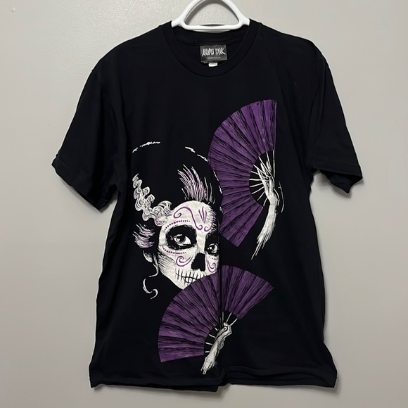 Skull and Fan Graphic T-Shirt Size Large - Picture 1 of 4